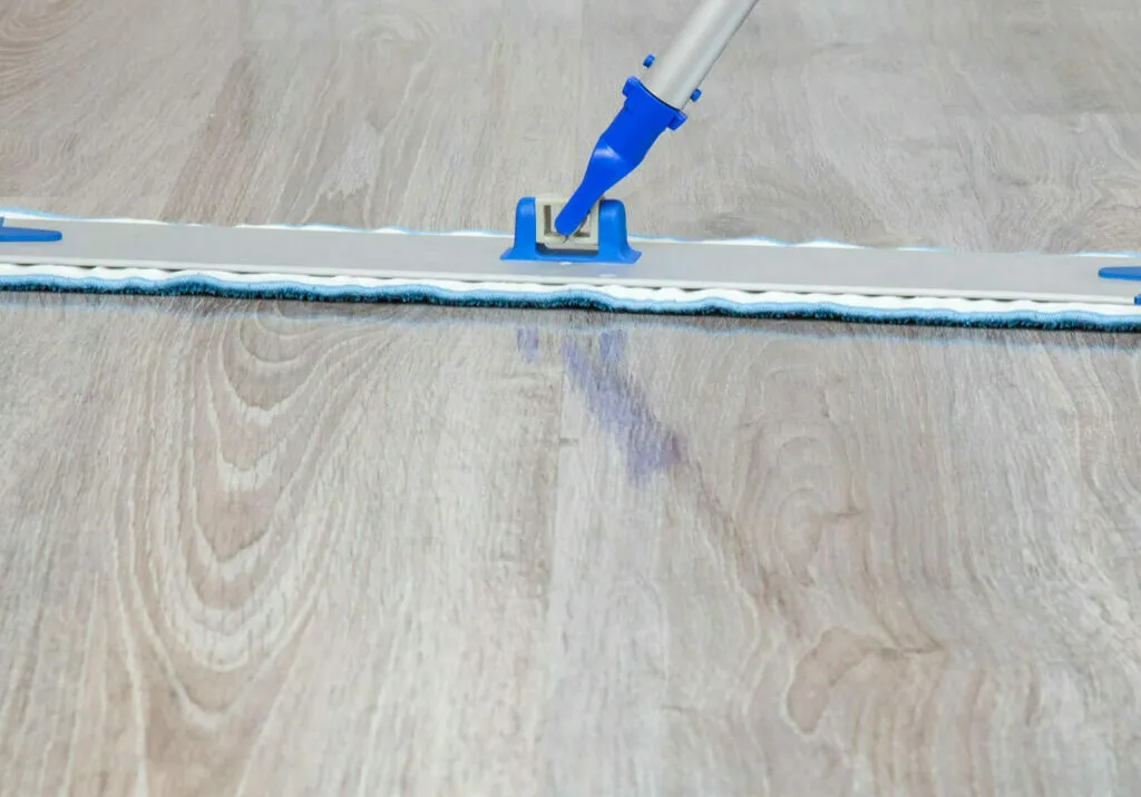 imgi_4_cleaning_laminate